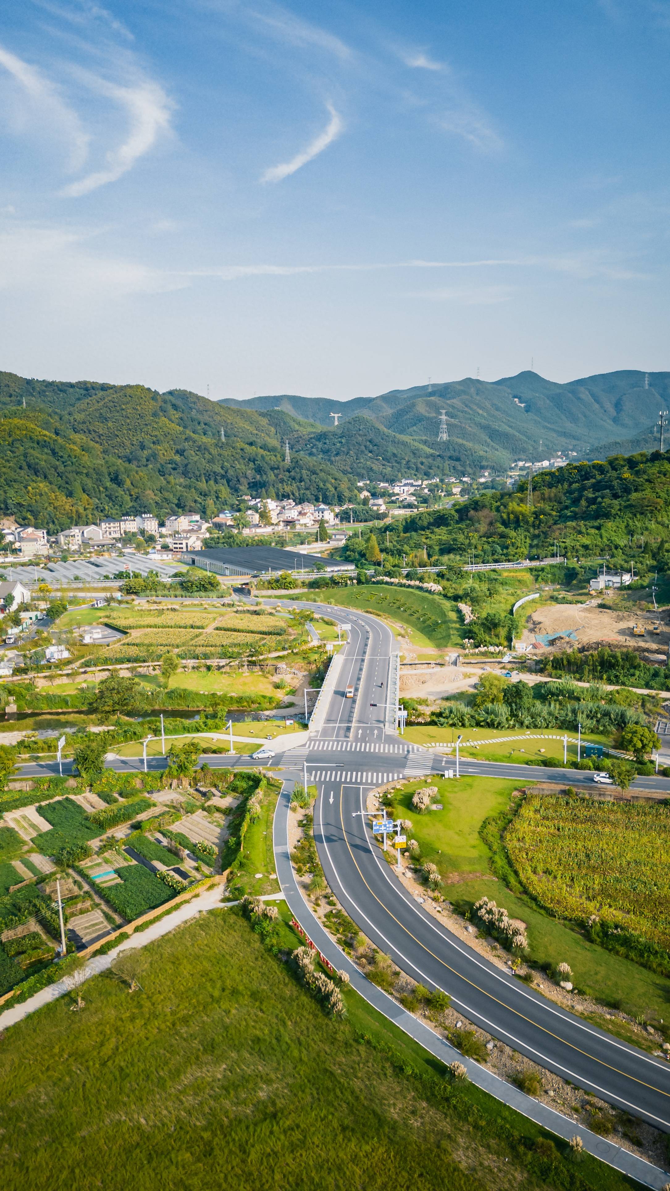 kaiyun网站杭州周末自驾游大余村青山绿水感受活力烟火气息(图16)