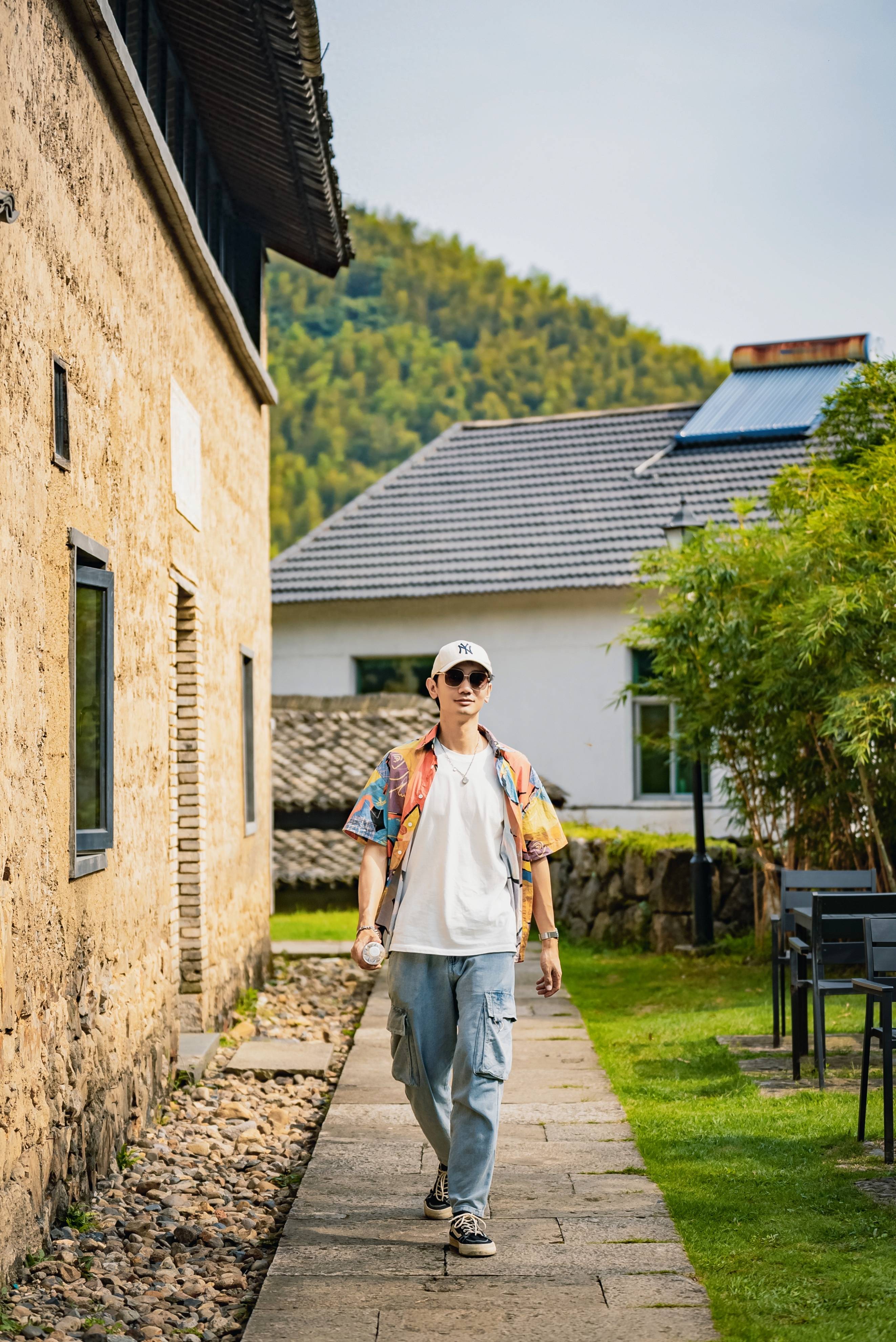 kaiyun网站杭州周末自驾游大余村青山绿水感受活力烟火气息(图35)